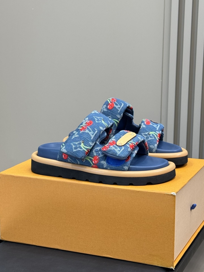 l0vis Vvtt0n slippers